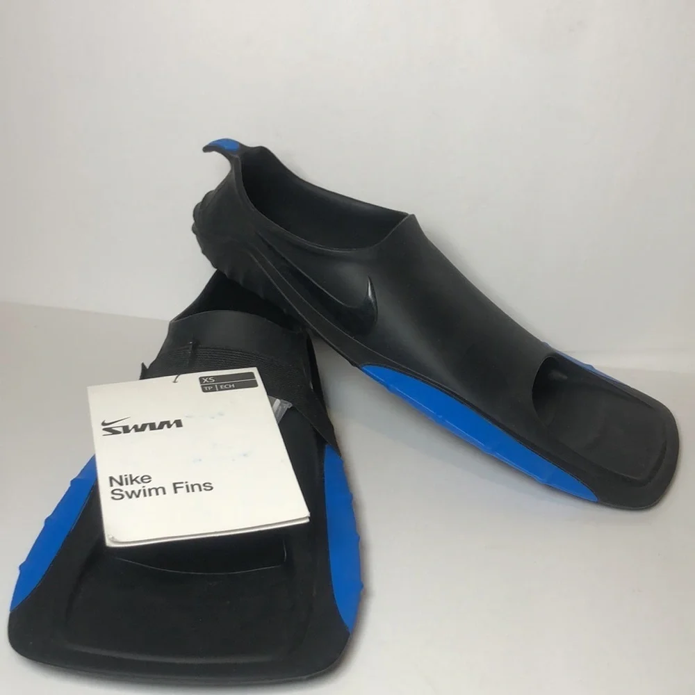 NWT Nike Black and Blue Swim Fins with Flexible Compact Design NESS 9171-919